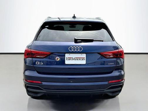 Navarra Blue Metallic 2022 Audi Q3 45 S line Premium Plus
