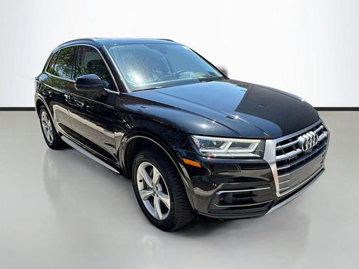Black Metallic 2020 Audi Q5 45 Prestige
