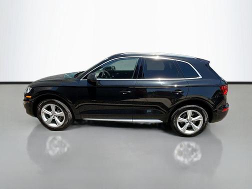 Black Metallic 2020 Audi Q5 45 Prestige