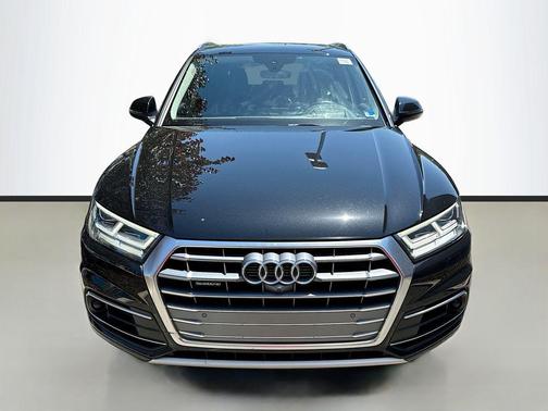 Black Metallic 2020 Audi Q5 45 Prestige