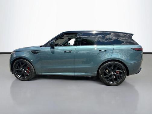 Green 2025 Land Rover Range Rover Sport SE