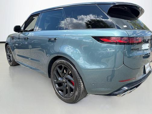 Green 2025 Land Rover Range Rover Sport SE