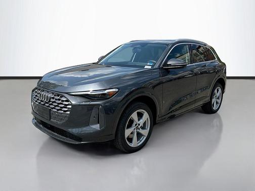 Tambora Gray Metallic 2026 Audi Q5 Prestige TFSI quattro S tronic