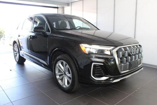 2025 Audi Q7 55 Premium Plus