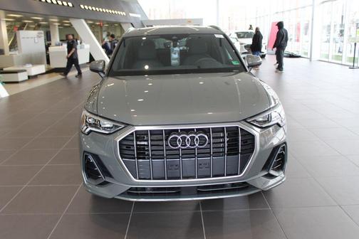 2025 Audi Q3 Premium 45 TFSI S line quattro Tiptronic