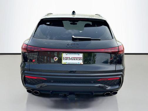 Mythos Black Metallic 2026 Audi SQ5 3.0T Premium Plus