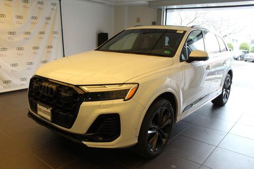 2025 Audi Q7 55 Premium Plus