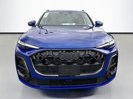 Ultra Blue Metallic 2026 Audi Q5 Premium Plus TFSI quattro S tronic