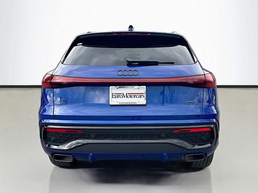 Ultra Blue Metallic 2026 Audi Q5 Premium Plus TFSI quattro S tronic
