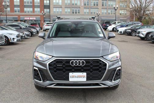 Daytona Gray Pearl Effect 2022 Audi Q5 45 S line Premium