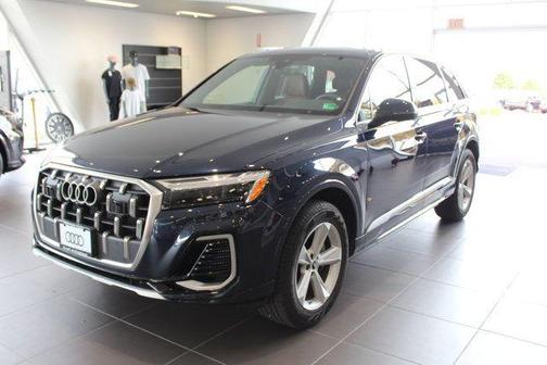 2025 Audi Q7 55 Premium