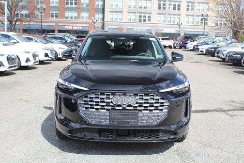 Mythos Black Metallic 2025 Audi Q5 Prestige TFSI quattro S tronic