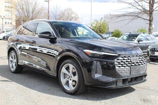 Mythos Black Metallic 2025 Audi Q5 Prestige TFSI quattro S tronic