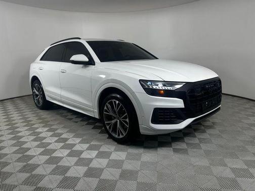 2023 Audi Q8 55 Premium
