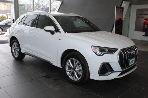 2025 Audi Q3 Premium 45 TFSI S line quattro Tiptronic