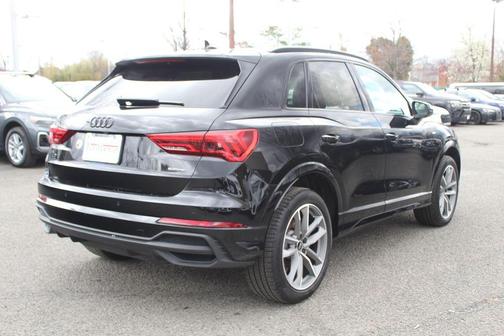 Mythos Black Metallic 2025 Audi Q3 Premium 45 TFSI S line quattro Tiptronic