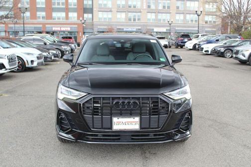 Mythos Black Metallic 2025 Audi Q3 Premium 45 TFSI S line quattro Tiptronic