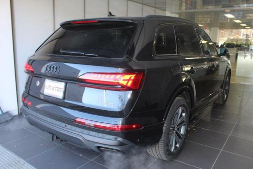 2026 Audi Q7 55 Premium