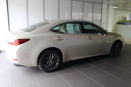 2018 Lexus ES 350 Base