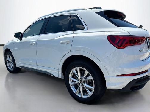 Glacier White Metallic 2025 Audi Q3 Premium 45 TFSI S line quattro Tiptronic