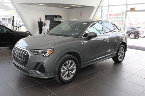 2025 Audi Q3 Premium 45 TFSI S line quattro Tiptronic