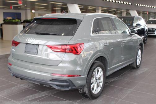 2025 Audi Q3 Premium 45 TFSI S line quattro Tiptronic