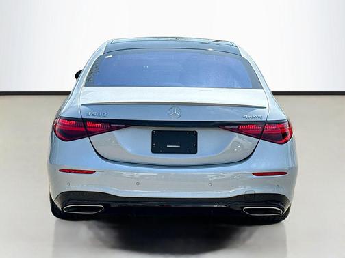 Cirrus Silver Metallic 2022 Mercedes-Benz S-Class 4MATIC