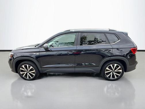 Deep Black 2023 Volkswagen Taos 1.5T SE