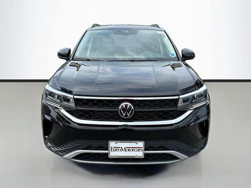 Deep Black 2023 Volkswagen Taos 1.5T SE