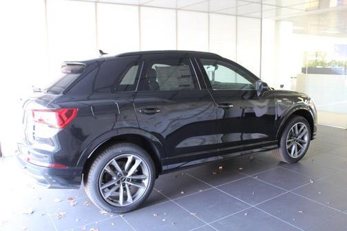 2025 Audi Q3 Premium 45 TFSI S line quattro Tiptronic
