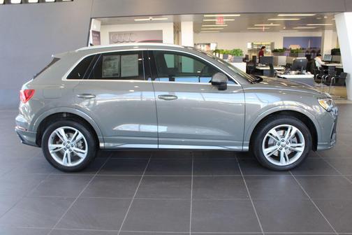 2019 Audi Q3 2.0T S line Prestige
