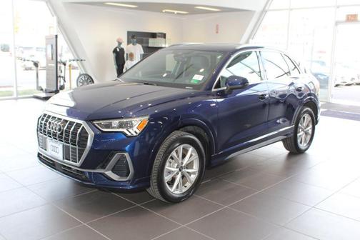 2025 Audi Q3 Premium 45 TFSI S line quattro Tiptronic