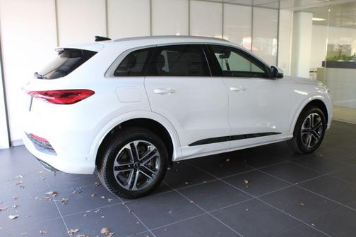 2025 Audi Q5 Premium TFSI quattro S tronic