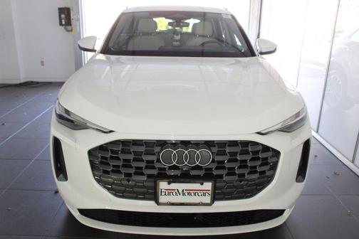 2025 Audi Q5 Premium TFSI quattro S tronic