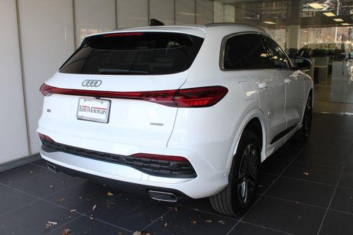 2025 Audi Q5 Premium TFSI quattro S tronic