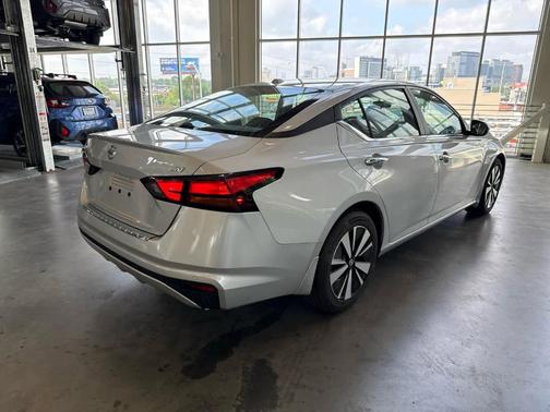 2021 Nissan Altima 2.5 SV