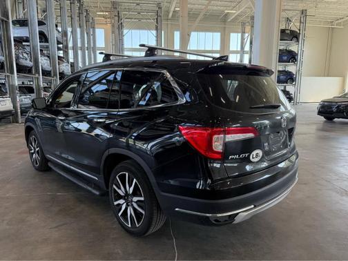 2019 Honda Pilot Touring 8-Passenger
