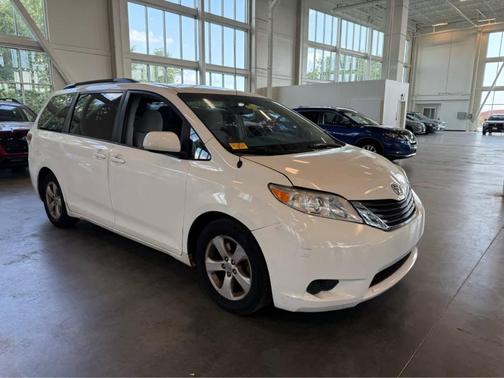 2014 Toyota Sienna LE