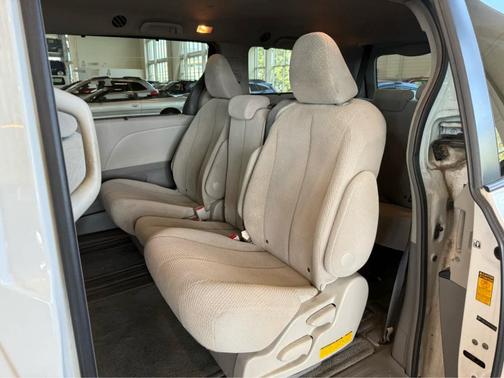 2014 Toyota Sienna LE