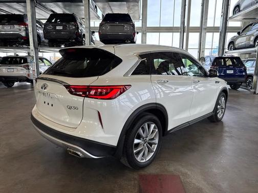 2022 INFINITI QX50 Luxe
