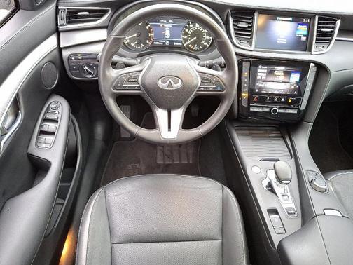 2022 INFINITI QX50 Luxe