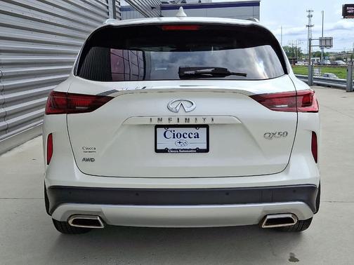 2022 INFINITI QX50 Luxe