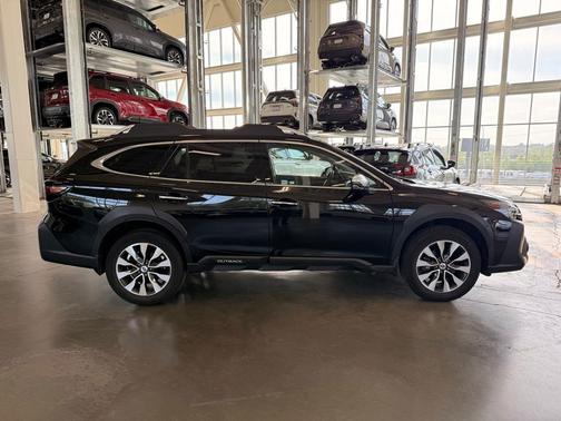 Crystal Black Silica 2023 Subaru Outback Touring XT