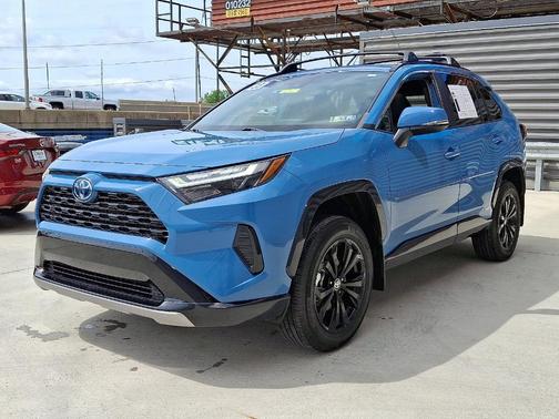 2023 Toyota RAV4 Hybrid SE