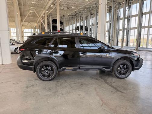 Crystal Black Silica 2025 Subaru Outback Wilderness