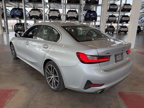 2019 BMW 330 i xDrive