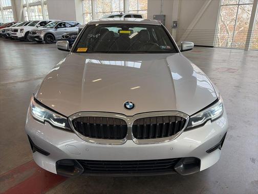 2019 BMW 330 i xDrive