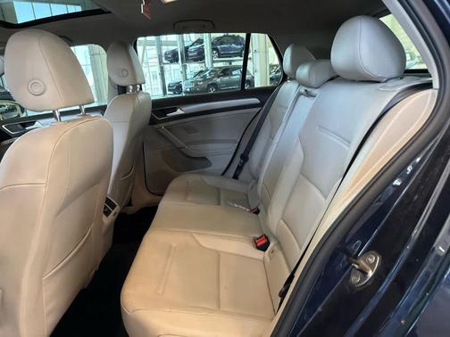 2017 Volkswagen Golf TSI Wolfsburg Edition 4-Door