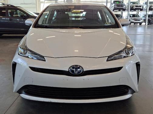 2022 Toyota Prius LE