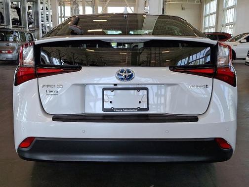 2022 Toyota Prius LE